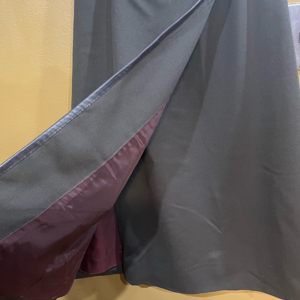 Vintage Hermes Sport Paris Skirt with leather trim. France size 40 - Picture 6 of 11